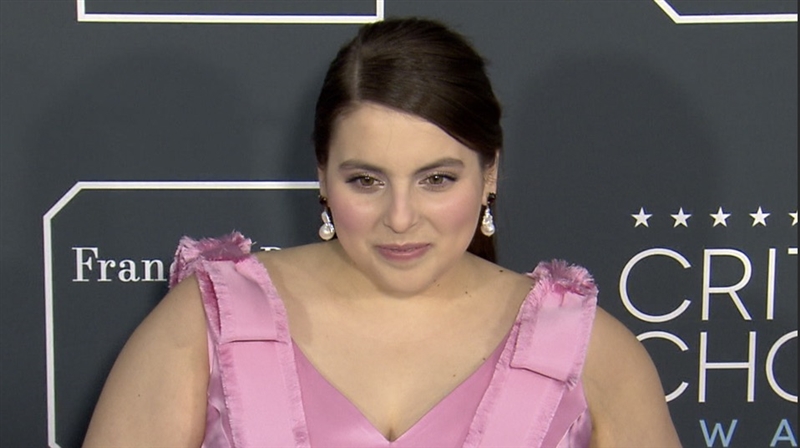 Critics Choice Awards 2020 Beanie Feldstein | Editorial Video